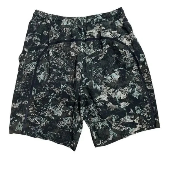 Lululemon Pace Breaker Short 9” Lined Deciduous Camo Multi Sz M - Picture 2 of 4
